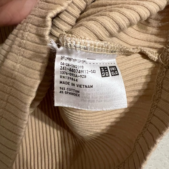Uniqlo Tan Ribbed Short Sleeve Cropped Top - Picture 4 of 4